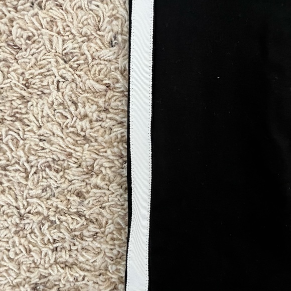 LOFT Black Women’s Size 6 Leggins with White side Stripe in Great Condition! - Picture 4 of 4
